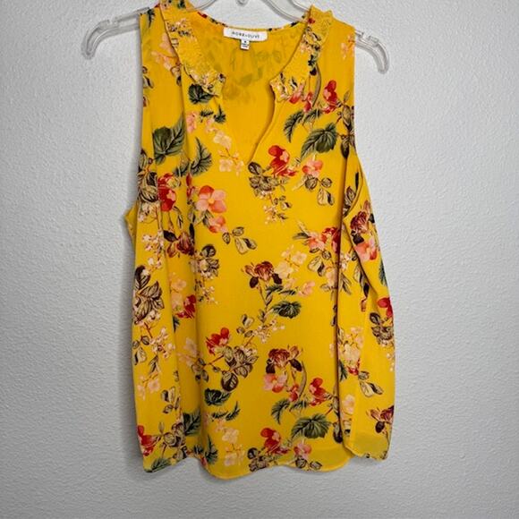 Rose + Olive Sz Med Yellow Floral Sleeveless Top Feminine - Picture 1 of 11